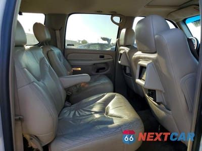 Zdjęcie 11 z 13 samochodu: 2001 GMC YUKON XL C1500 VIN:3GKEC16T31G104391 - miniatura
