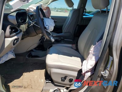 Zdjęcie 7 z 13 samochodu: 2017 CHRYSLER PACIFICA VIN:2C4RC1EG5HR695605 - miniatura