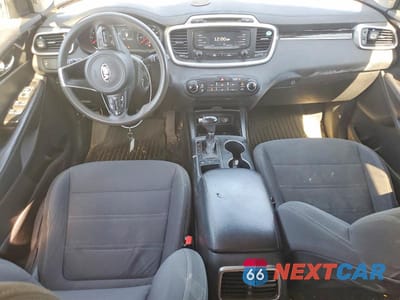 Zdjęcie 8 z 13 samochodu: 2017 KIA SORENTO LX V6 VIN:5XYPGDA57HG335256 - miniatura