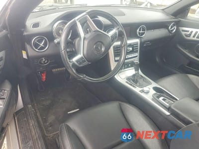 Zdjęcie 8 z 12 samochodu: 2013 MERCEDES-BENZ SLK 250 VIN:WDDPK4HA7DF069175 - miniatura