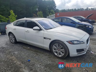Czwarte zdjęcie samochodu z boku: 2016 JAGUAR XF PREMIUM VIN:SAJBJ4BV1GCY16473 - miniatura