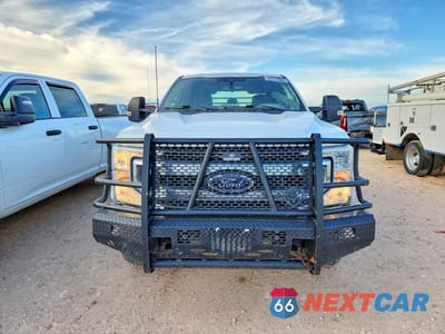 Piąte zdjęcie samochodu w środku: 2022 FORD F350 SUPER DUTY VIN:1FT8W3BN2NEF25888 - miniatura