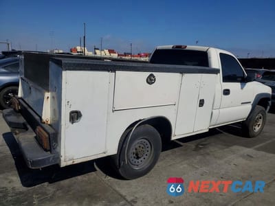 Trzecie zdjęcie samochodu z tyłu: 2002 GMC SIERRA C2500 HEAVY DUTY VIN:1GDHC24U12E117350 - miniatura