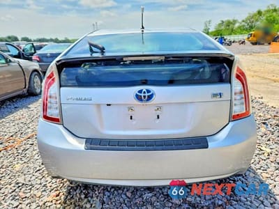 Zdjęcie 6 z 12 samochodu: 2015 TOYOTA PRIUS TWO VIN:JTDKN3DU9F1992750 - miniatura