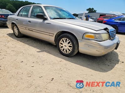Czwarte zdjęcie samochodu z boku: 2004 FORD CROWN VICTORIA LX VIN:2FAHP74W04X142660 - miniatura