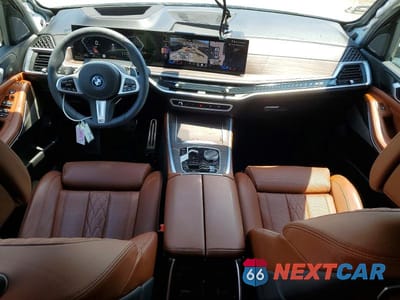 Zdjęcie 8 z 14 samochodu: 2025 BMW X5 XDRIVE50E VIN:5UX43EU03S9Z84385 - miniatura