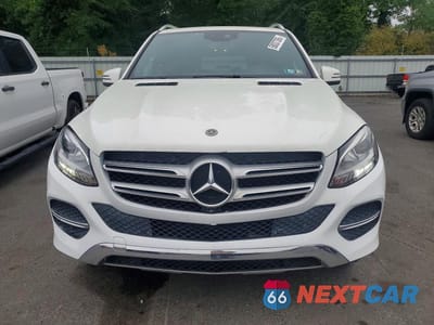 Piąte zdjęcie samochodu w środku: 2018 MERCEDES-BENZ GLE 350 4MATIC VIN:4JGDA5HB5JB127135 - miniatura