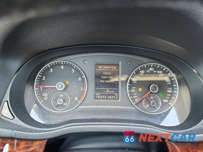 Zdjęcie 9 z 12 samochodu: 2012 VOLKSWAGEN PASSAT SEL VIN:1VWCM7A36CC022829 - miniatura