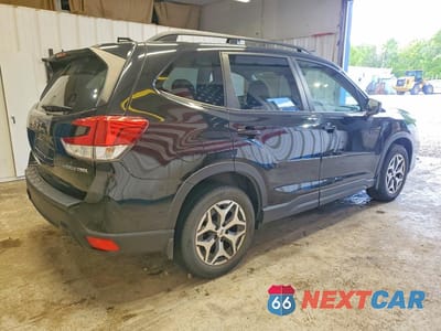 Trzecie zdjęcie samochodu z tyłu: 2019 SUBARU FORESTER PREMIUM VIN:JF2SKAEC8KH459939 - miniatura
