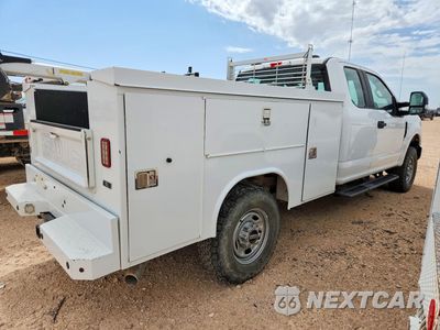 Trzecie zdjęcie samochodu z tyłu: 2020 FORD F250 SUPER DUTY VIN:1FT7X2B65LEC74633 - miniatura