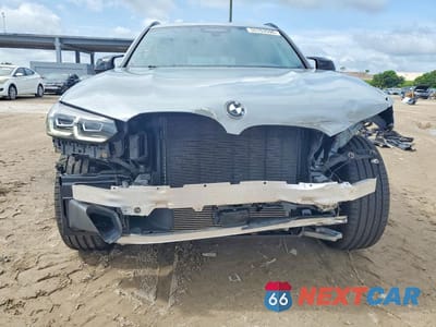 Piąte zdjęcie samochodu w środku: 2022 BMW X3 M40I VIN:5UX83DP06N9J46427 - miniatura