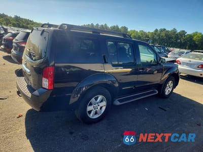 Trzecie zdjęcie samochodu z tyłu: 2011 NISSAN PATHFINDER S VIN:5N1AR1NB8BC635538 - miniatura