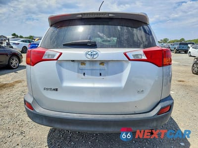 Zdjęcie 6 z 13 samochodu: 2015 TOYOTA RAV4 LE VIN:JTMZFREV5FJ040995 - miniatura
