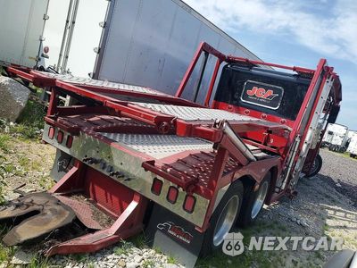 Czwarte zdjęcie samochodu z boku: 2019 PETERBILT 389 CAR HAULER TRUCK VIN:1NPXL49XXKD497544 - miniatura
