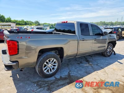 Trzecie zdjęcie samochodu z tyłu: 2017 CHEVROLET SILVERADO K1500 LT VIN:1GCVKREH4HZ215083 - miniatura