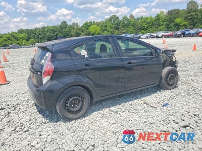 Trzecie zdjęcie samochodu z tyłu: 2016 TOYOTA PRIUS C ONE VIN:JTDKDTB32G1134230 - miniatura