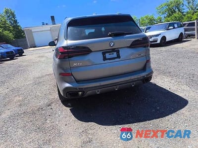 Zdjęcie 6 z 15 samochodu: 2026 BMW X5 XDRIVE50E VIN:5UX43EU02T9389965 - miniatura