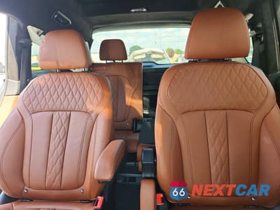 Zdjęcie 10 z 14 samochodu: 2025 BMW X7 XDRIVE40I VIN:5UX23EM05S9W41486 - miniatura