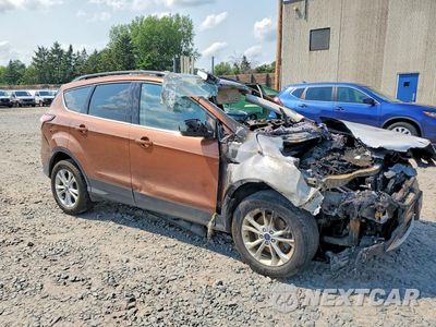 Czwarte zdjęcie samochodu z boku: 2017 FORD ESCAPE SE VIN:1FMCU9GD0HUB81115 - miniatura