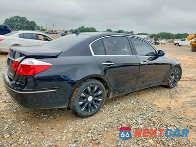 Trzecie zdjęcie samochodu z tyłu: 2011 HYUNDAI GENESIS 3.8L VIN:KMHGC4DE3BU135063 - miniatura