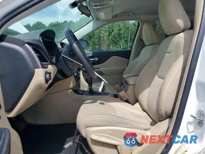Zdjęcie 7 z 12 samochodu: 2019 JEEP CHEROKEE LATITUDE VIN:1C4PJMCB1KD315529 - miniatura