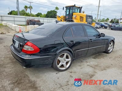 Trzecie zdjęcie samochodu z tyłu: 2009 MERCEDES-BENZ E 350 VIN:WDBUF56X69B407029 - miniatura