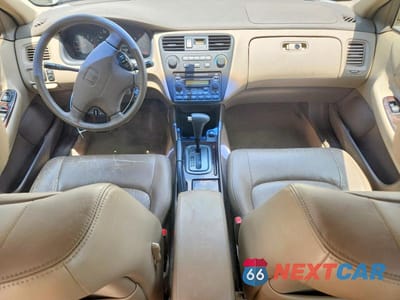 Zdjęcie 8 z 12 samochodu: 2002 HONDA ACCORD EX VIN:JHMCG66812C005653 - miniatura