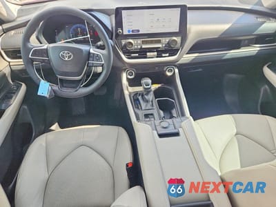 Zdjęcie 8 z 13 samochodu: 2024 TOYOTA GRAND HIGHLANDER XLE VIN:5TDAAAA52RS010850 - miniatura