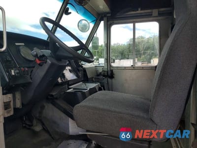 Zdjęcie 7 z 13 samochodu: 2006 FREIGHTLINER MT45 - DELIVERY TRUCK VIN:4UZAANBW66CW06597 - miniatura