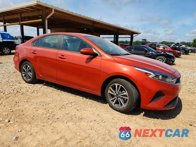 Czwarte zdjęcie samochodu z boku: 2023 KIA FORTE LXS VIN:3KPF24ADXPE509463 - miniatura
