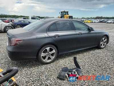 Trzecie zdjęcie samochodu z tyłu: 2018 MERCEDES-BENZ E 300 VIN:WDDZF4JB7JA470671 - miniatura