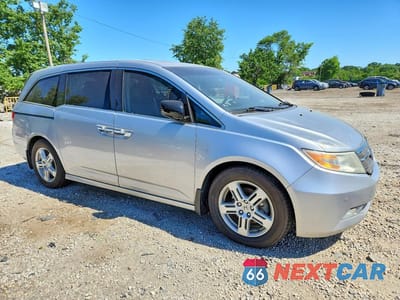 Czwarte zdjęcie samochodu z boku: 2013 HONDA ODYSSEY TOURING VIN:5FNRL5H99DB017286 - miniatura