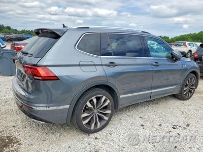 Trzecie zdjęcie samochodu z tyłu: 2019 VOLKSWAGEN TIGUAN SEL PREMIUM VIN:3VV4B7AX2KM194886 - miniatura