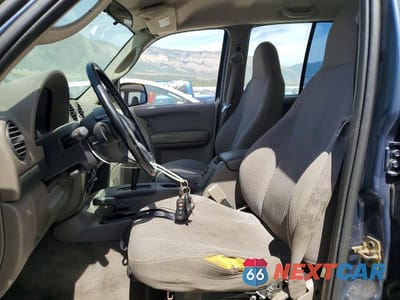 Zdjęcie 7 z 12 samochodu: 2002 JEEP LIBERTY VIN:1J4GL48K12W229770 - miniatura