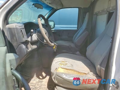 Zdjęcie 7 z 13 samochodu: 2003 CHEVROLET EXPRESS DELIVERY TRUCK VIN:1GBHG31U231176228 - miniatura