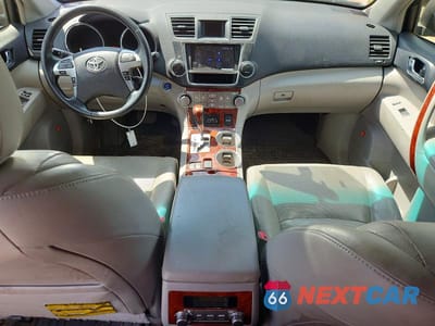 Zdjęcie 8 z 13 samochodu: 2013 TOYOTA HIGHLANDER BASE VIN:JTEDC3EH6D2011499 - miniatura