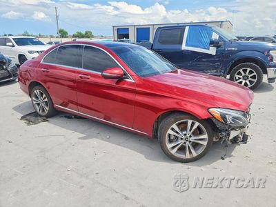 Czwarte zdjęcie samochodu z boku: 2018 MERCEDES-BENZ C 300 4MATIC VIN:55SWF4KB3JU259274 - miniatura