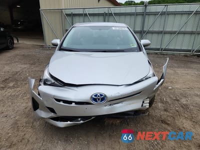 Piąte zdjęcie samochodu w środku: 2016 TOYOTA PRIUS TWO VIN:JTDKBRFU7G3508993 - miniatura