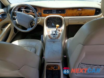 Zdjęcie 8 z 12 samochodu: 2003 JAGUAR XJ8 VIN:SAJDA14C53LF55302 - miniatura