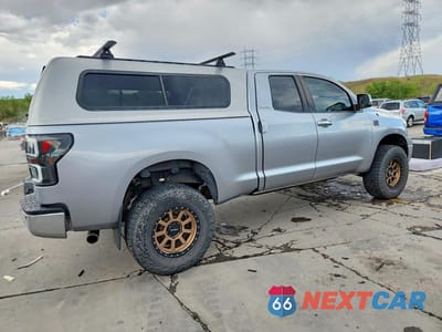 Trzecie zdjęcie samochodu z tyłu: 2013 TOYOTA TUNDRA DOUBLE CAB LIMITED VIN:5TFBW5F1XDX320475 - miniatura