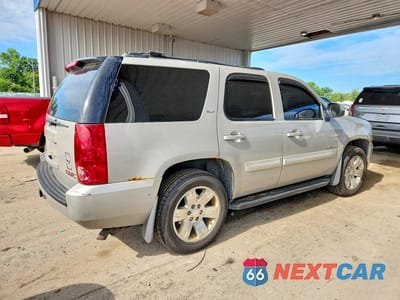 Trzecie zdjęcie samochodu z tyłu: 2007 GMC YUKON VIN:1GKFK13067J329283 - miniatura
