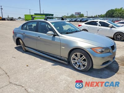Czwarte zdjęcie samochodu z boku: 2006 BMW 3 SERIES 325 I VIN:WBAVB13596KR56777 - miniatura