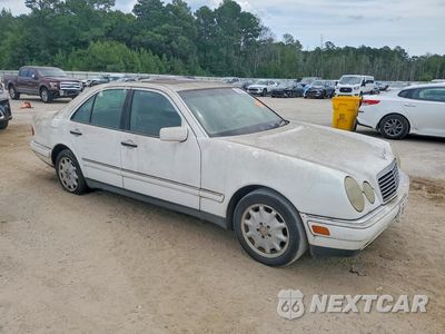 Czwarte zdjęcie samochodu z boku: 1999 MERCEDES-BENZ E 320 VIN:WDBJF65HXXA865792 - miniatura