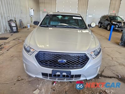 Piąte zdjęcie samochodu w środku: 2019 FORD TAURUS POLICE INTERCEPTOR VIN:1FAHP2MK0KG113775 - miniatura