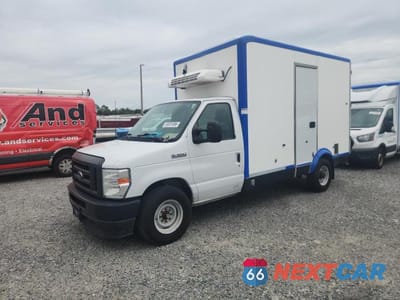 2023 FORD E350 REFRIGERATED BOX TRUCK 1FDWE3FK8PDD14774 - główne zdjęcie licytacji z USA - miniatura
