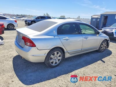 Trzecie zdjęcie samochodu z tyłu: 2008 HONDA CIVIC LX VIN:2HGFA16528H302012 - miniatura