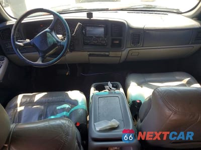 Zdjęcie 8 z 13 samochodu: 2001 CHEVROLET SUBURBAN K1500 VIN:3GNFK16T11G153244 - miniatura