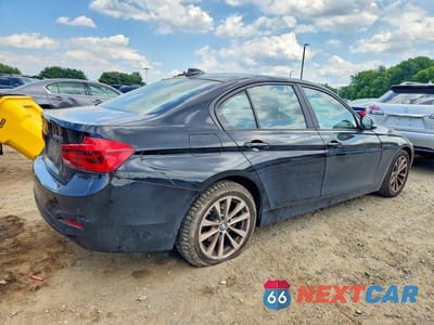 Trzecie zdjęcie samochodu z tyłu: 2016 BMW 320 XI VIN:WBA8E5G54GNU21359 - miniatura