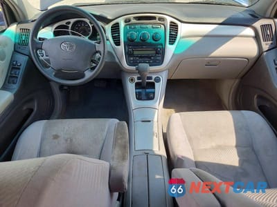 Zdjęcie 8 z 12 samochodu: 2005 TOYOTA HIGHLANDER LIMITED VIN:JTEEP21AX50075800 - miniatura