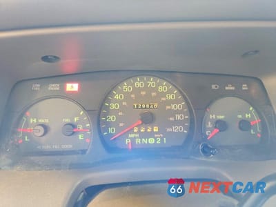 Zdjęcie 9 z 12 samochodu: 2002 MERCURY GRAND MARQUIS GS VIN:2MEFM74W02X664503 - miniatura